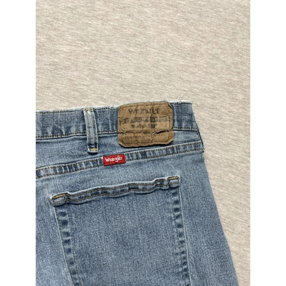 Wrangler relaxed fit